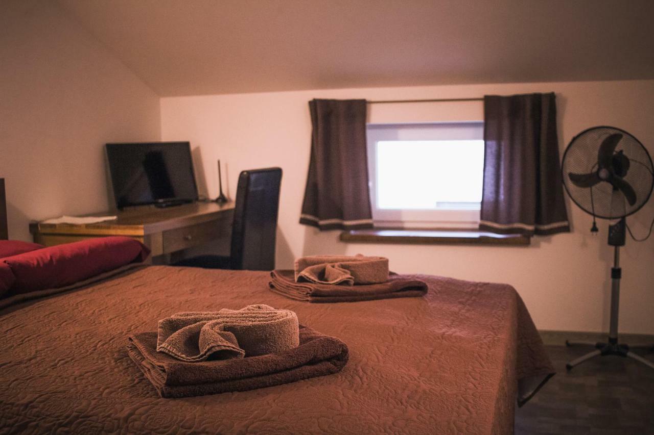 Ventspils Centra Apartamenti Ngoại thất bức ảnh